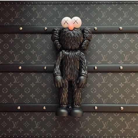 kaws louis vuitton.